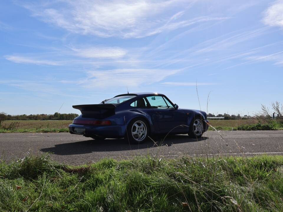 Bild 24/39 von Porsche 911 Turbo 3.3 (1991)