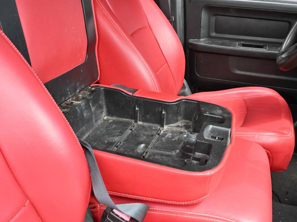 Imagen 50/50 de Dodge Ram 1500 (2011)