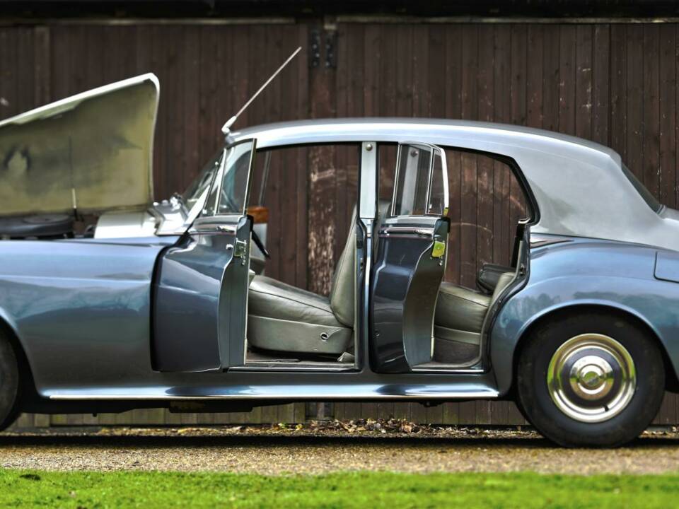 Image 18/50 of Bentley S 3 (1964)