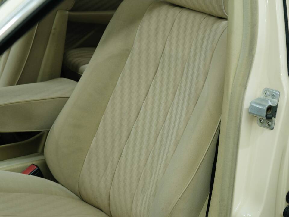 Bild 47/50 von Mercedes-Benz 280 S (1982)