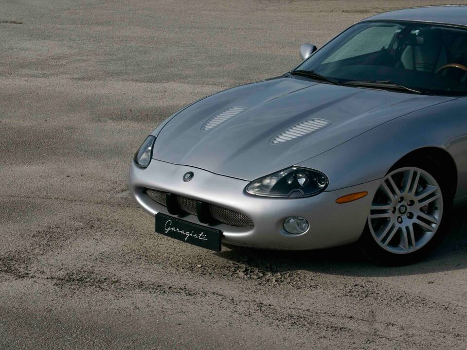 Bild 3/39 von Jaguar XKR (2003)