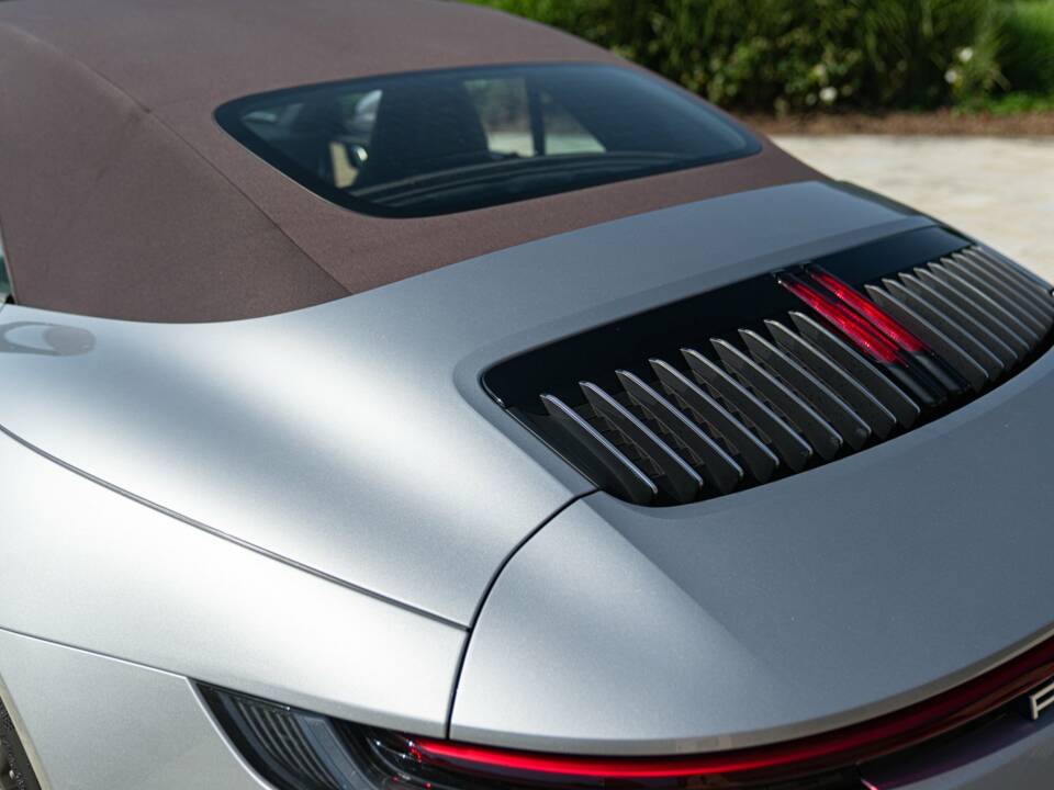 Image 21/50 of Porsche 911 Carrera 4S (2019)