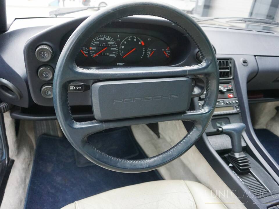 Immagine 34/46 di Porsche 928 S4 (1988)