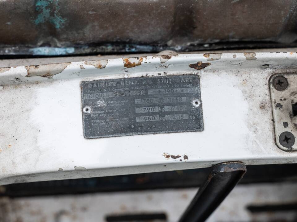 Image 35/35 of Mercedes-Benz 190 c (1965)