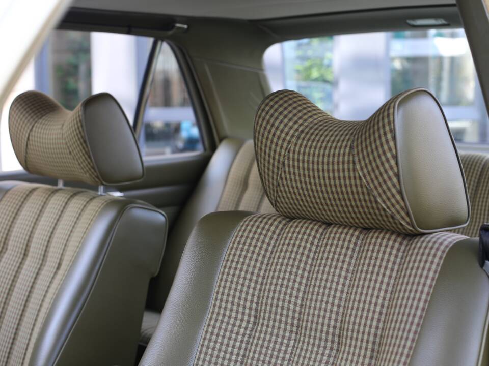 Bild 32/76 von Mercedes-Benz 280 SE (1977)