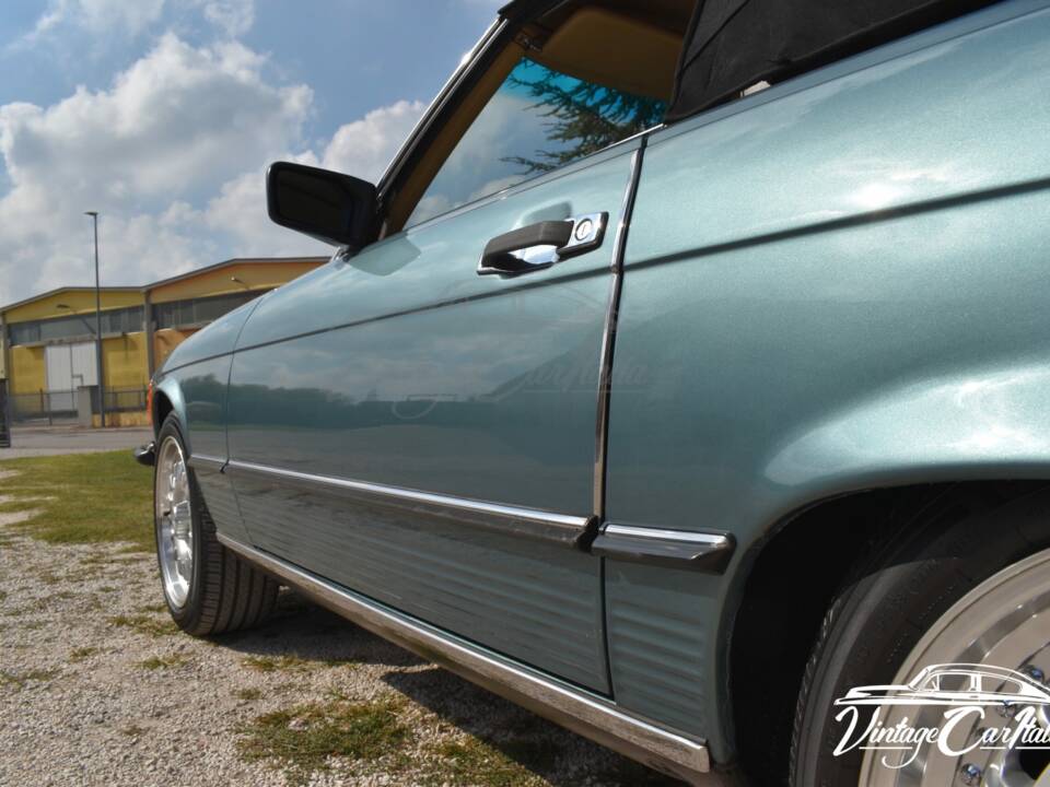 Image 37/75 de Mercedes-Benz 560 SL (1986)