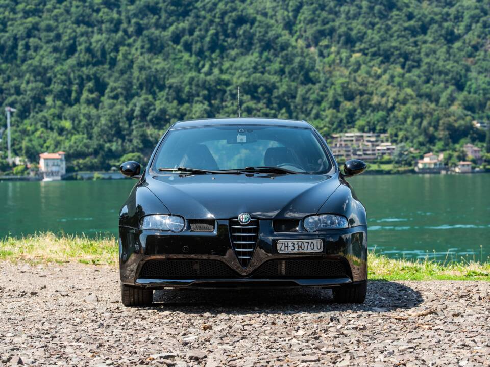 Imagen 5/45 de Alfa Romeo 147 3.2 GTA (2003)