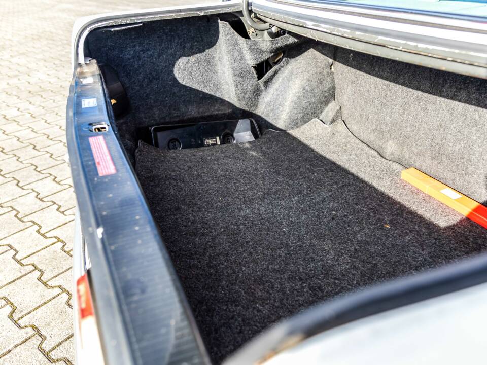 Image 161/175 of Mercedes-Benz 420 SE (1986)