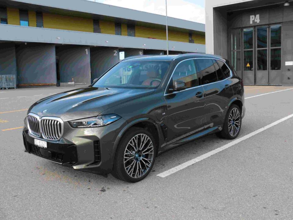 Bild 1/9 von BMW X5 xDrive50e (2023)