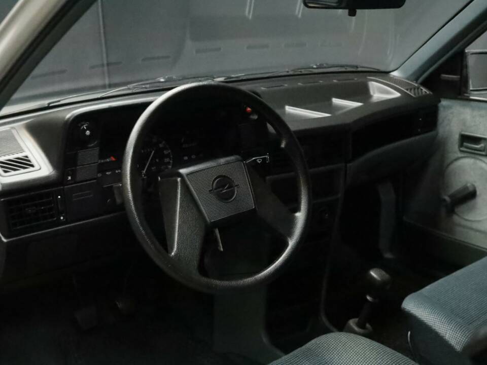 Afbeelding 21/50 van Opel Kadett 2,0i GSi (1988)