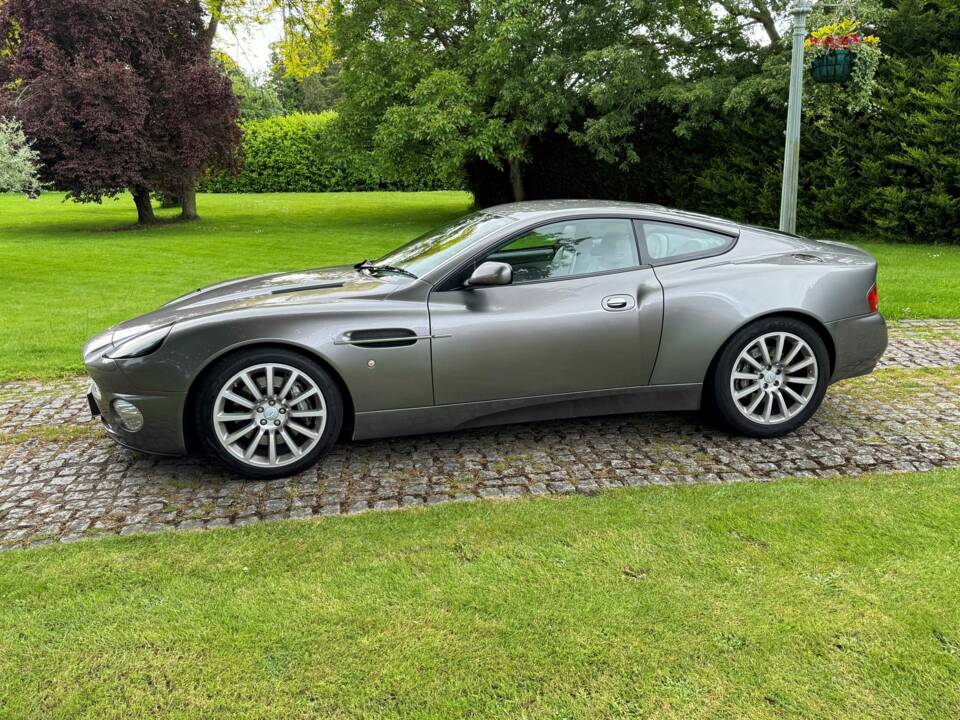 Afbeelding 5/23 van Aston Martin V12 Vanquish (2003)