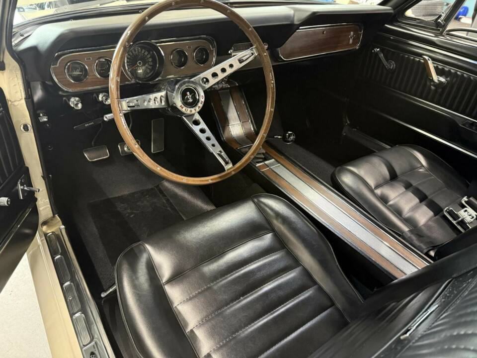Bild 40/50 von Ford Mustang GT (1966)