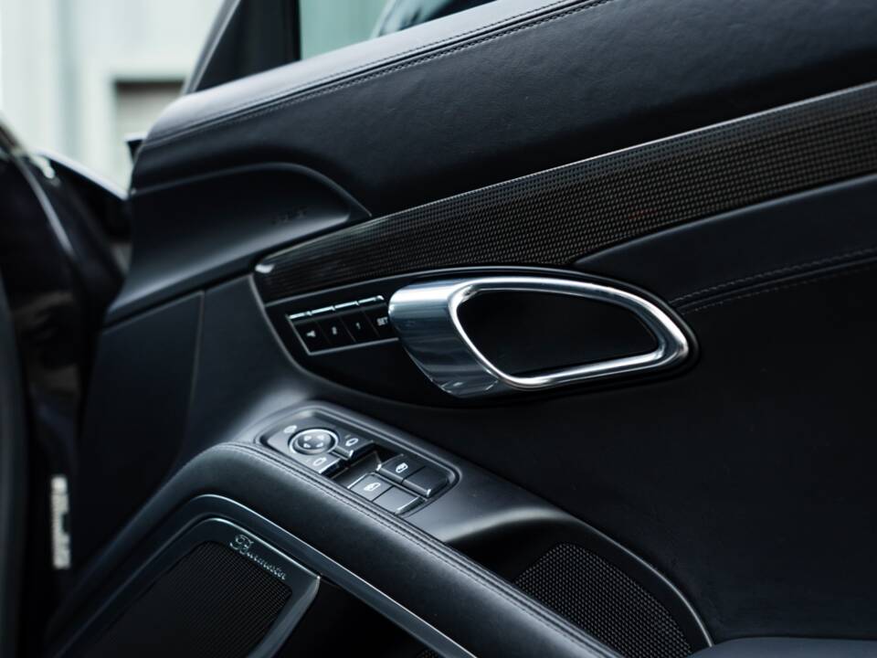 Bild 40/52 von Porsche 911 Turbo S (2017)