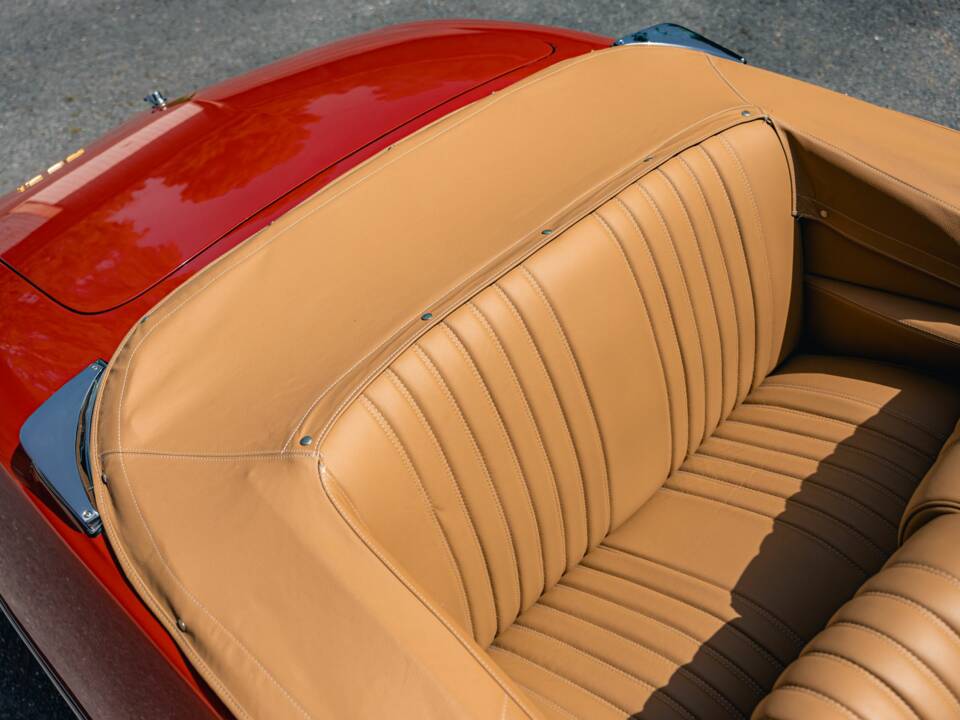 Image 44/56 of Citroën DS 21 Chapron (1967)