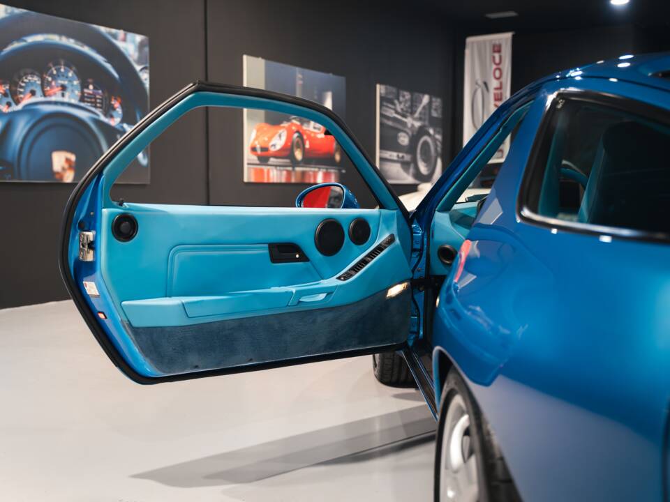 Image 12/33 of Porsche 928 GTS (1992)