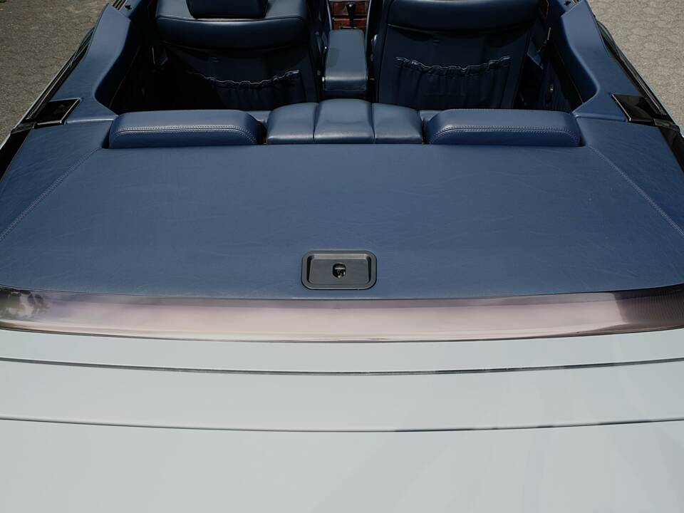 Image 28/69 of Mercedes-Benz E 320 (1994)