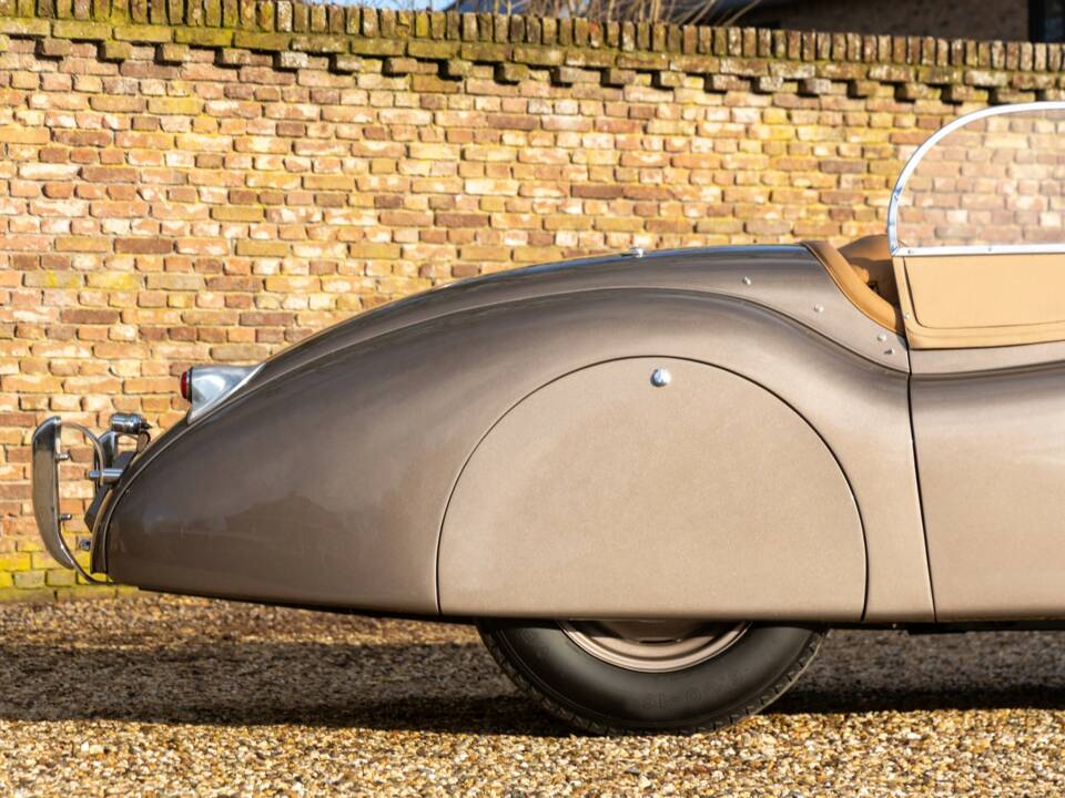 Image 29/50 of Jaguar XK 120 OTS (1952)