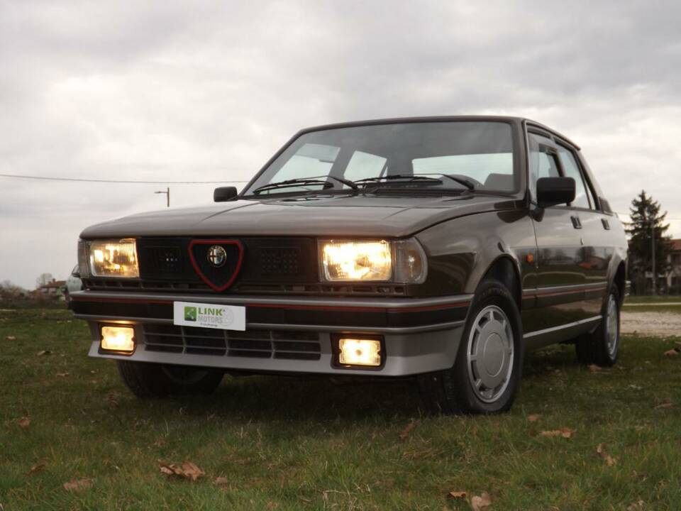 Immagine 8/50 di Alfa Romeo Giulietta 1.6 (1984)