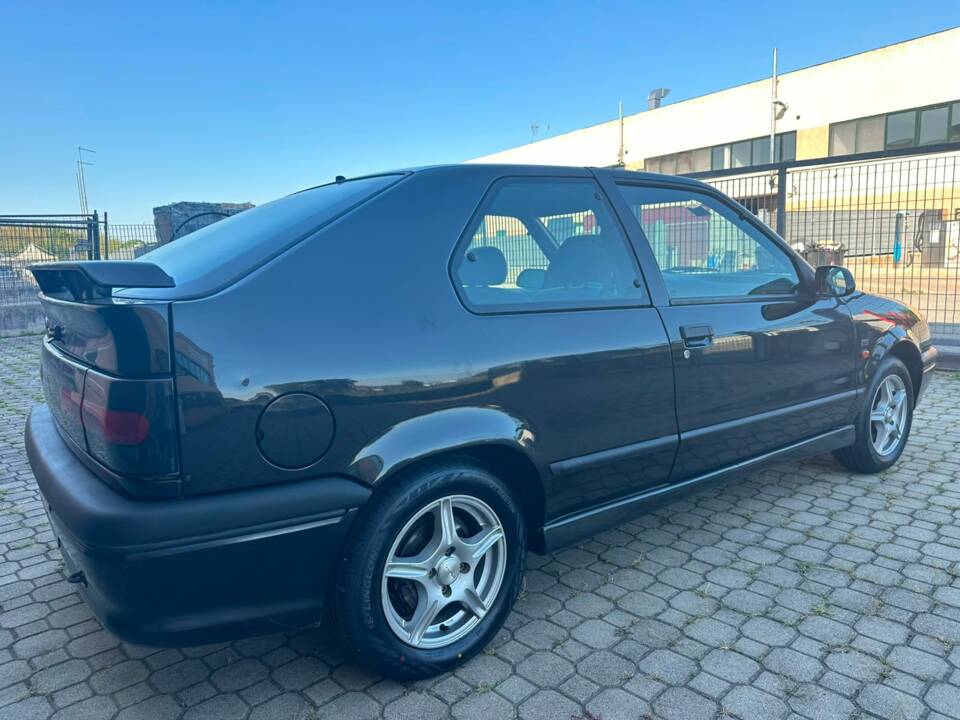 Image 5/20 de Renault R 19 1.7 TXE (1995)