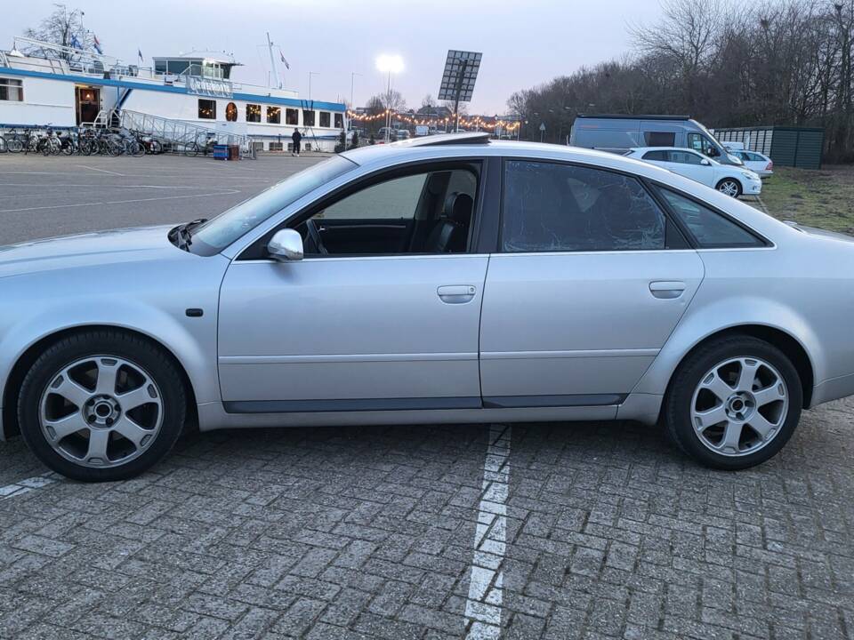 Image 2/5 de Audi S6 (2001)