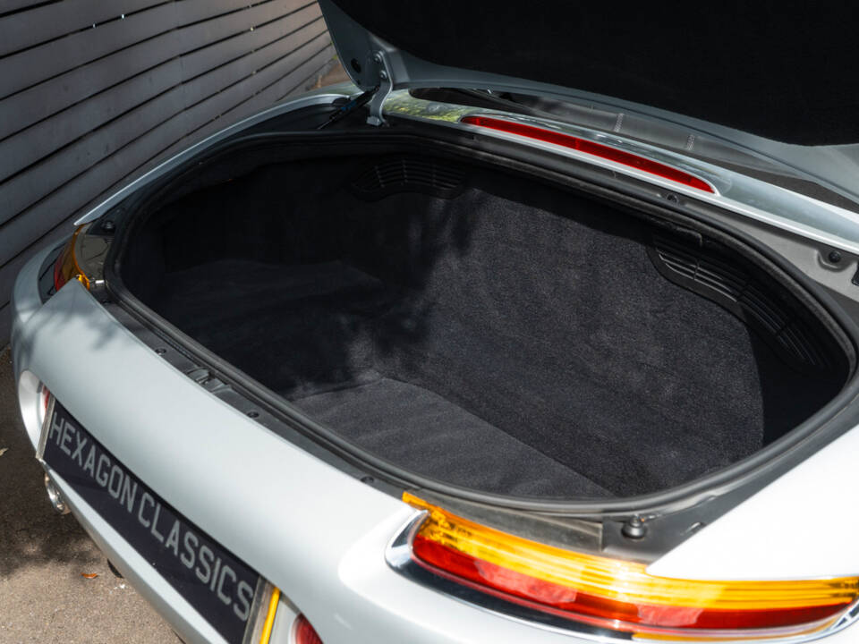 Image 14/53 of BMW Z8 (2001)