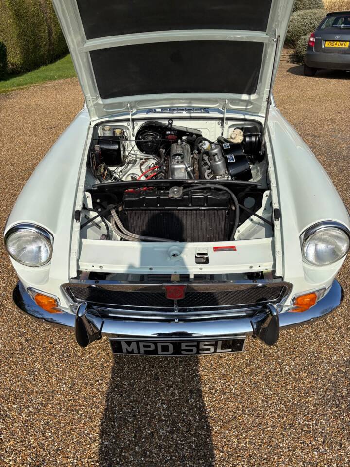 Bild 18/20 von MG MGB GT (1972)