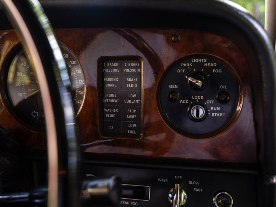 Bild 18/31 von Rolls-Royce Silver Shadow II (1978)
