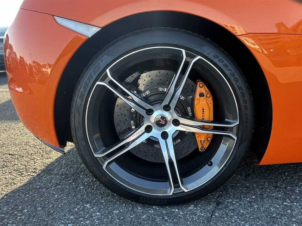 Bild 10/48 von McLaren 650S Spider (2014)