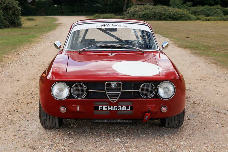 Image 42/50 de Alfa Romeo 1750 GT Veloce (1971)