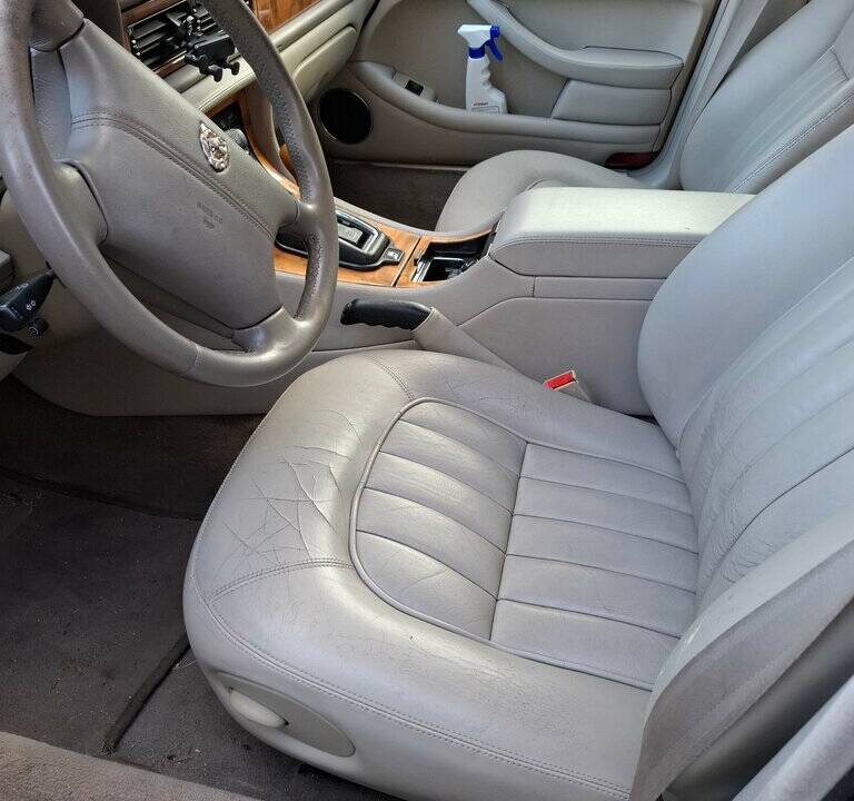 Image 2/8 of Jaguar XJ6 3.2 Executive (1996)
