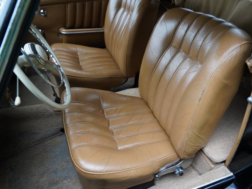 Image 11/12 de Mercedes-Benz 190 SL (1959)