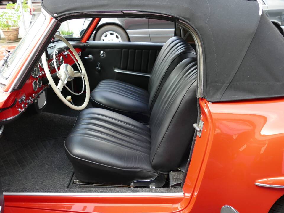 Image 13/23 of Mercedes-Benz 190 SL (1958)