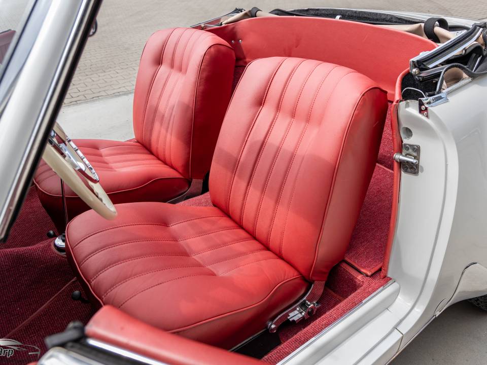 Image 27/48 of Mercedes-Benz 190 SL (1958)