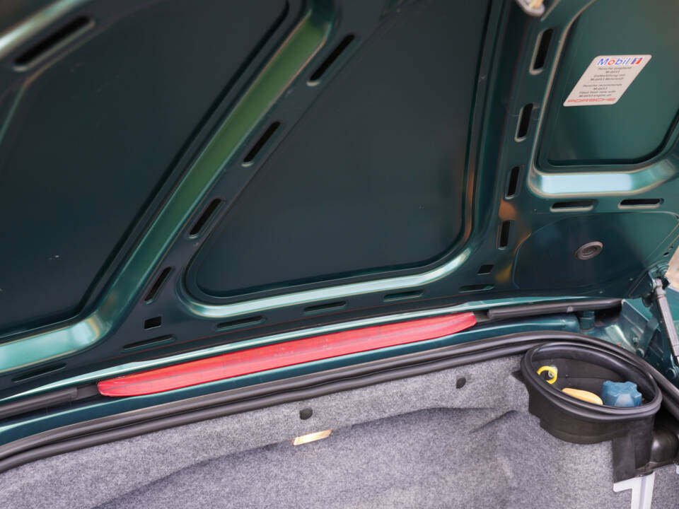 Immagine 17/50 di Porsche Boxster S (2000)