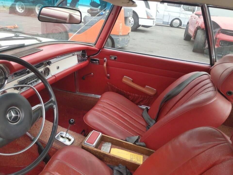 Immagine 19/36 di Mercedes-Benz 280 SL (1970)