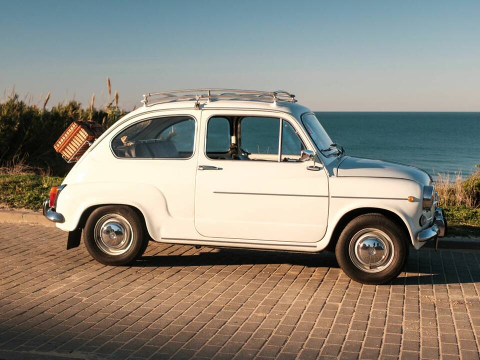 Image 3/8 of SEAT 600 E (1972)