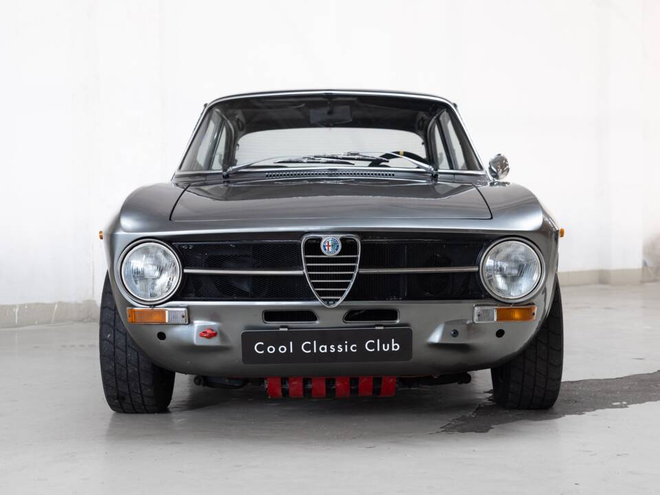 Imagen 2/36 de Alfa Romeo Giulia 1600 GT Junior (1973)