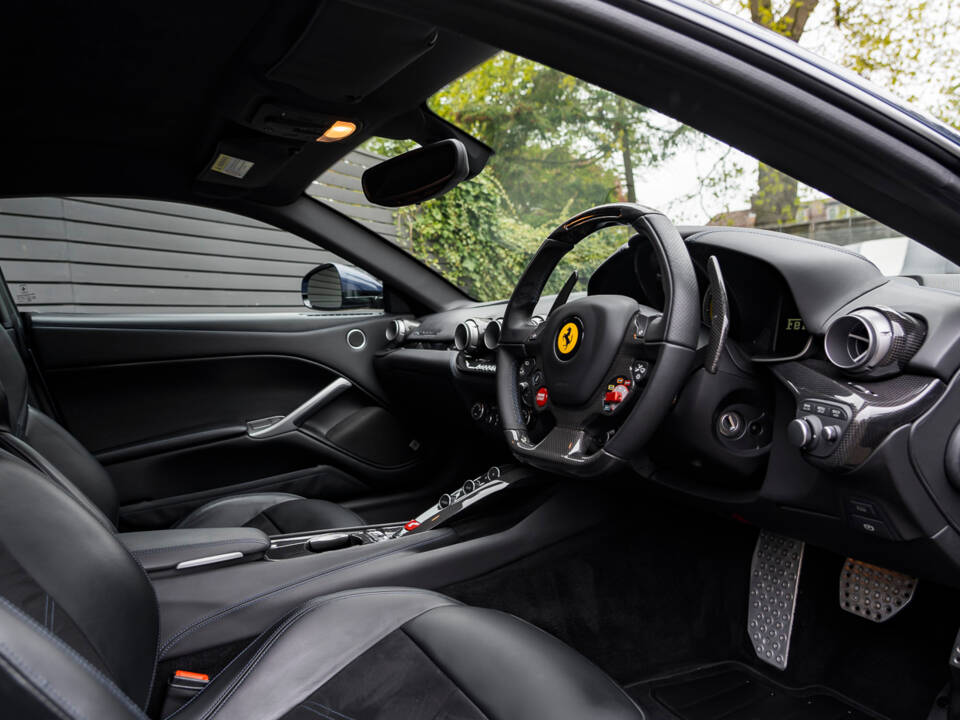 Immagine 53/65 di Ferrari F12berlinetta (2015)