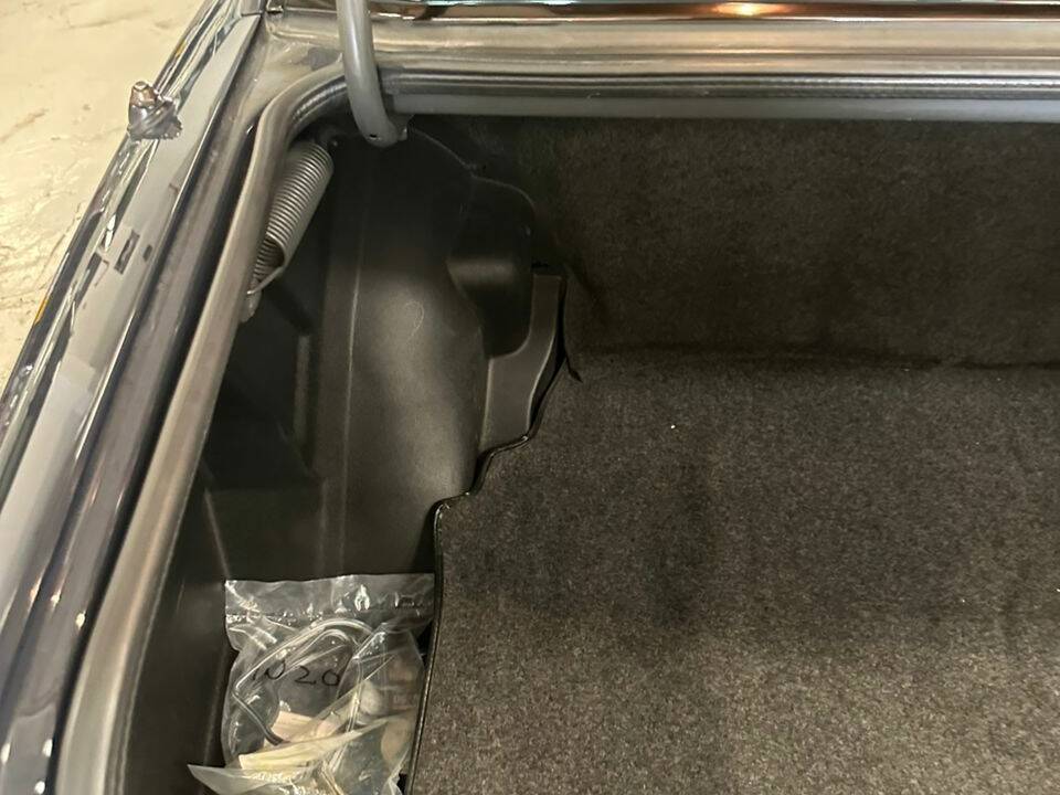 Bild 16/69 von Mercedes-Benz 190 E (1988)