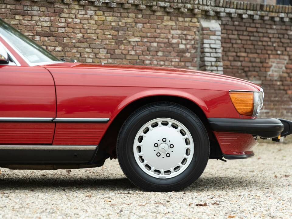 Imagen 41/50 de Mercedes-Benz 560 SL (1986)