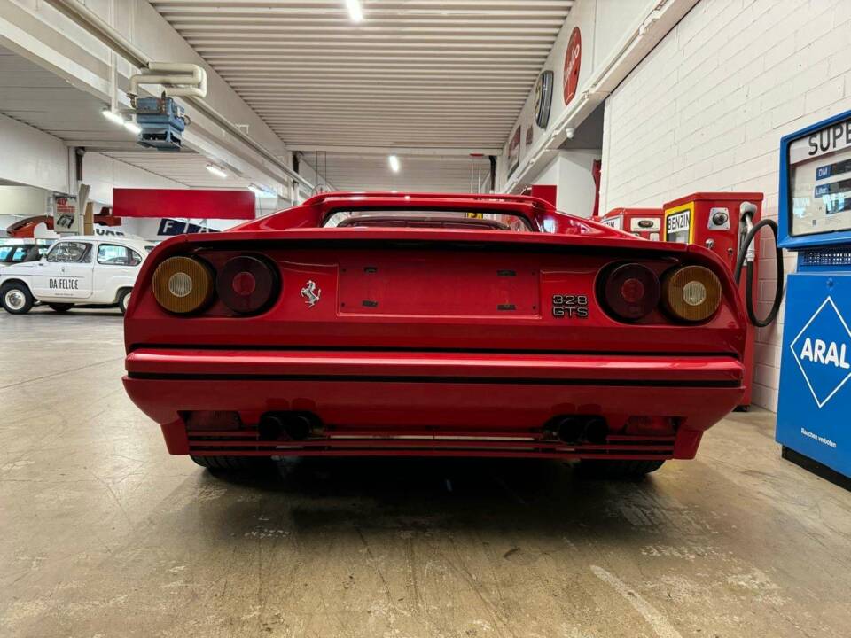 Immagine 16/19 di Ferrari 328 GTB (1988)
