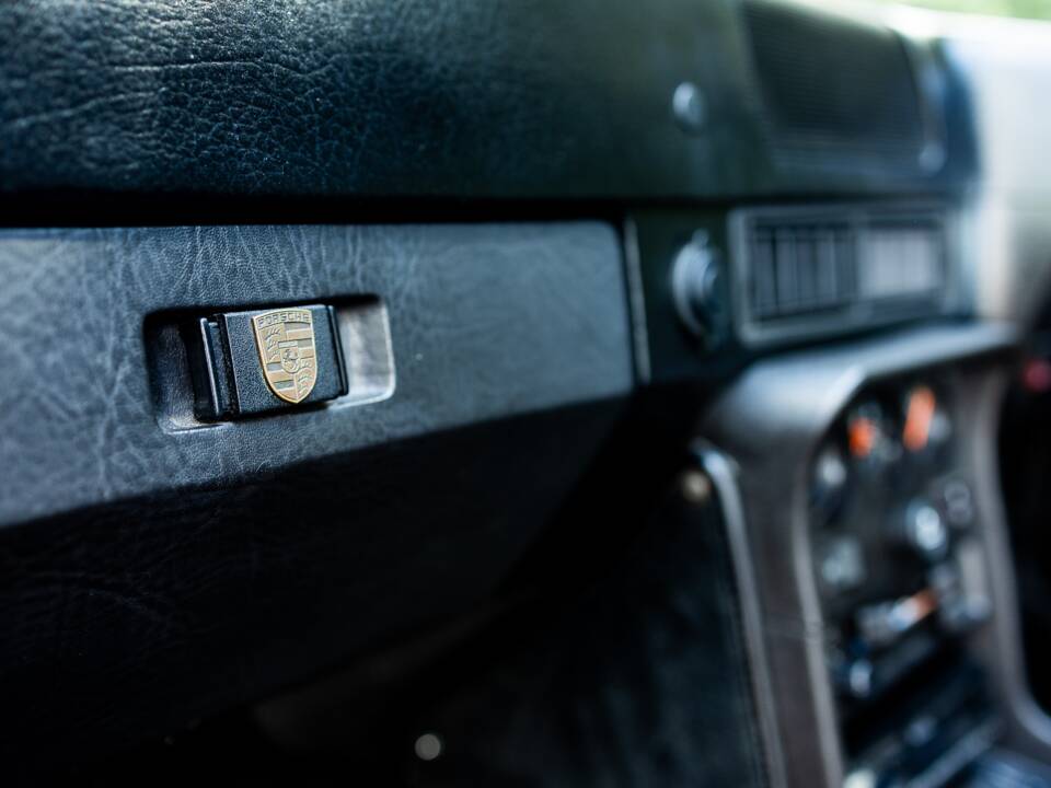 Image 48/50 de Porsche 924 S (1986)