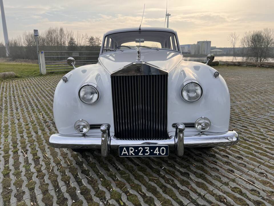 Image 3/8 of Rolls-Royce Silver Cloud I (1956)
