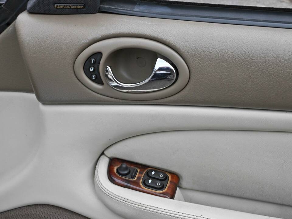 Afbeelding 42/50 van Jaguar XKR (1998)