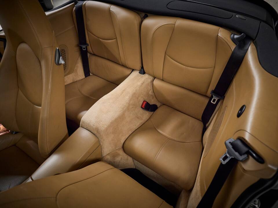 Bild 50/78 von Porsche 911 Carrera 4S (2006)