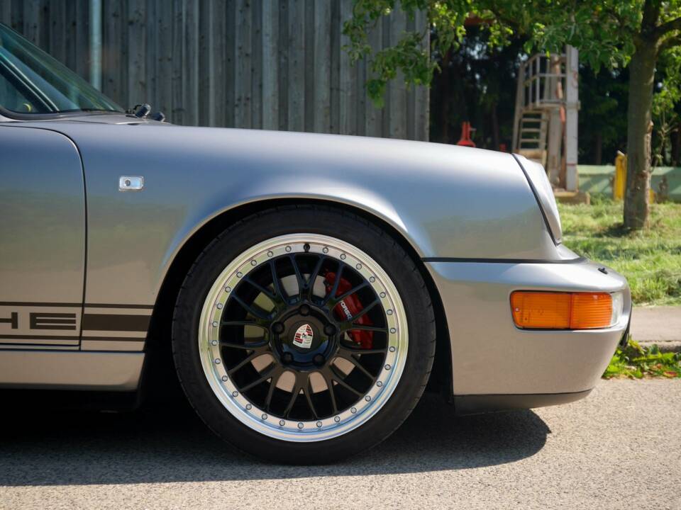 Immagine 4/31 di Porsche 911 Carrera 4 (1989)