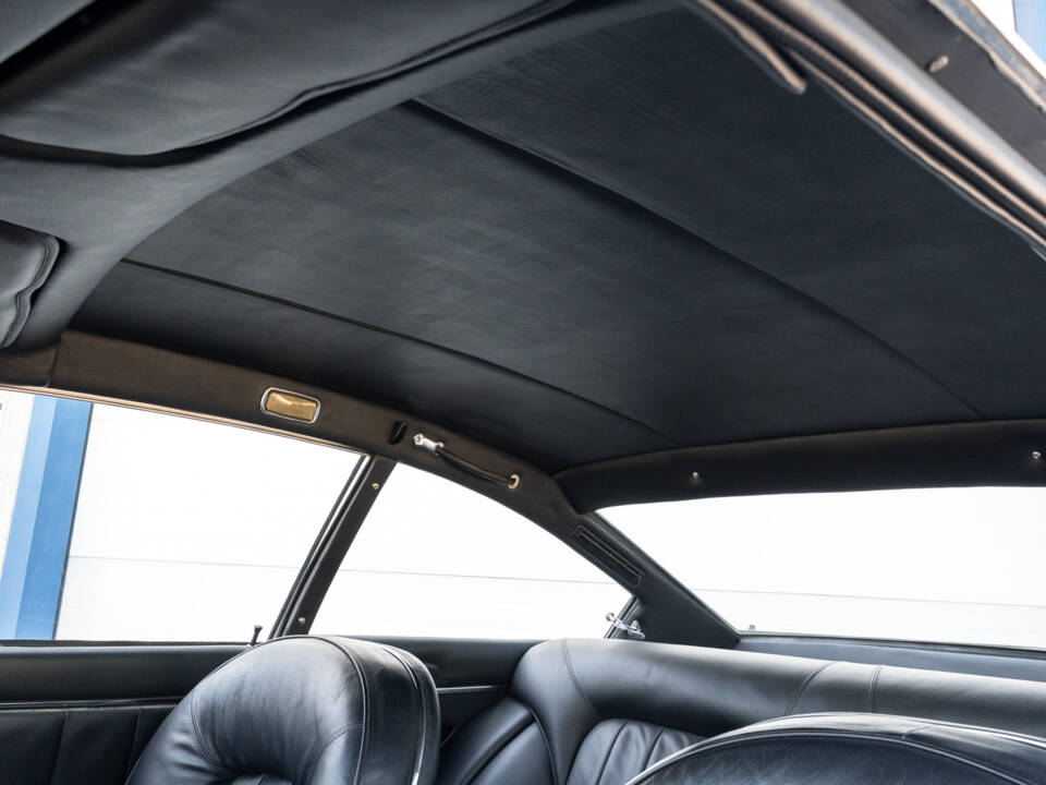 Image 50/69 of Ferrari 365 GT 2+2 (1969)