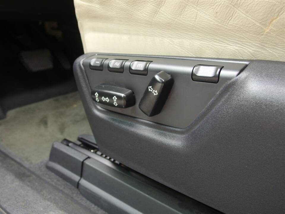 Bild 53/97 von Volvo XC90 V8 (2005)