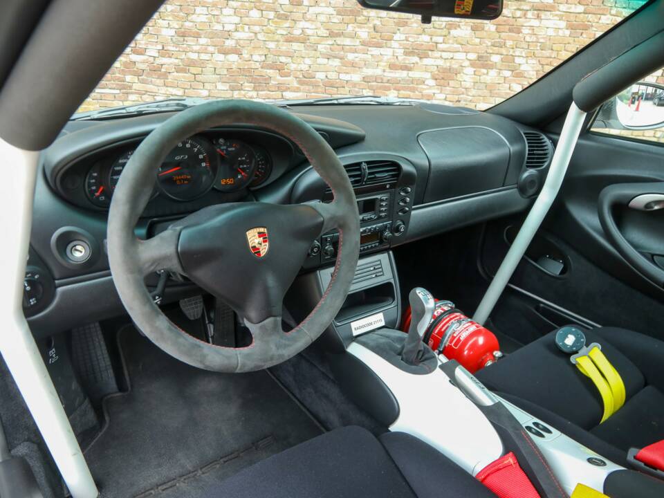 Immagine 3/50 di Porsche 911 GT3 RS (2004)