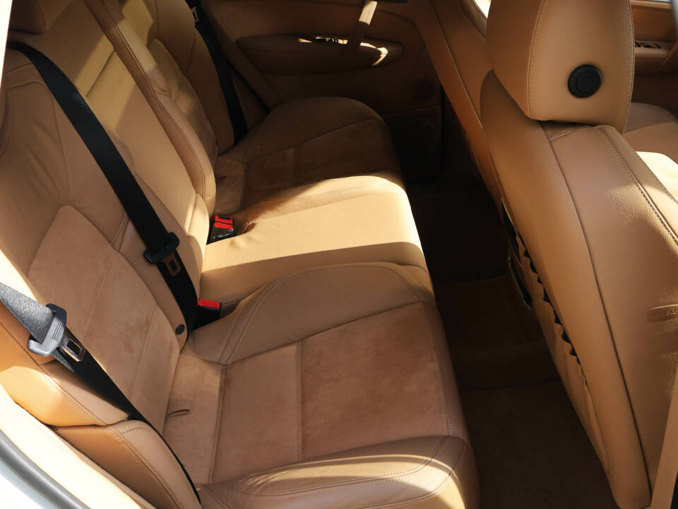Bild 38/49 von Porsche Cayenne GTS (2009)